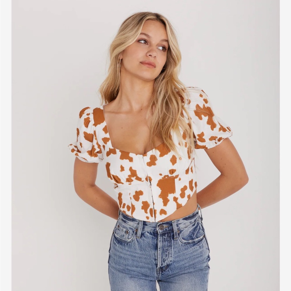 Backyard Roses Bailey Hook Top in white